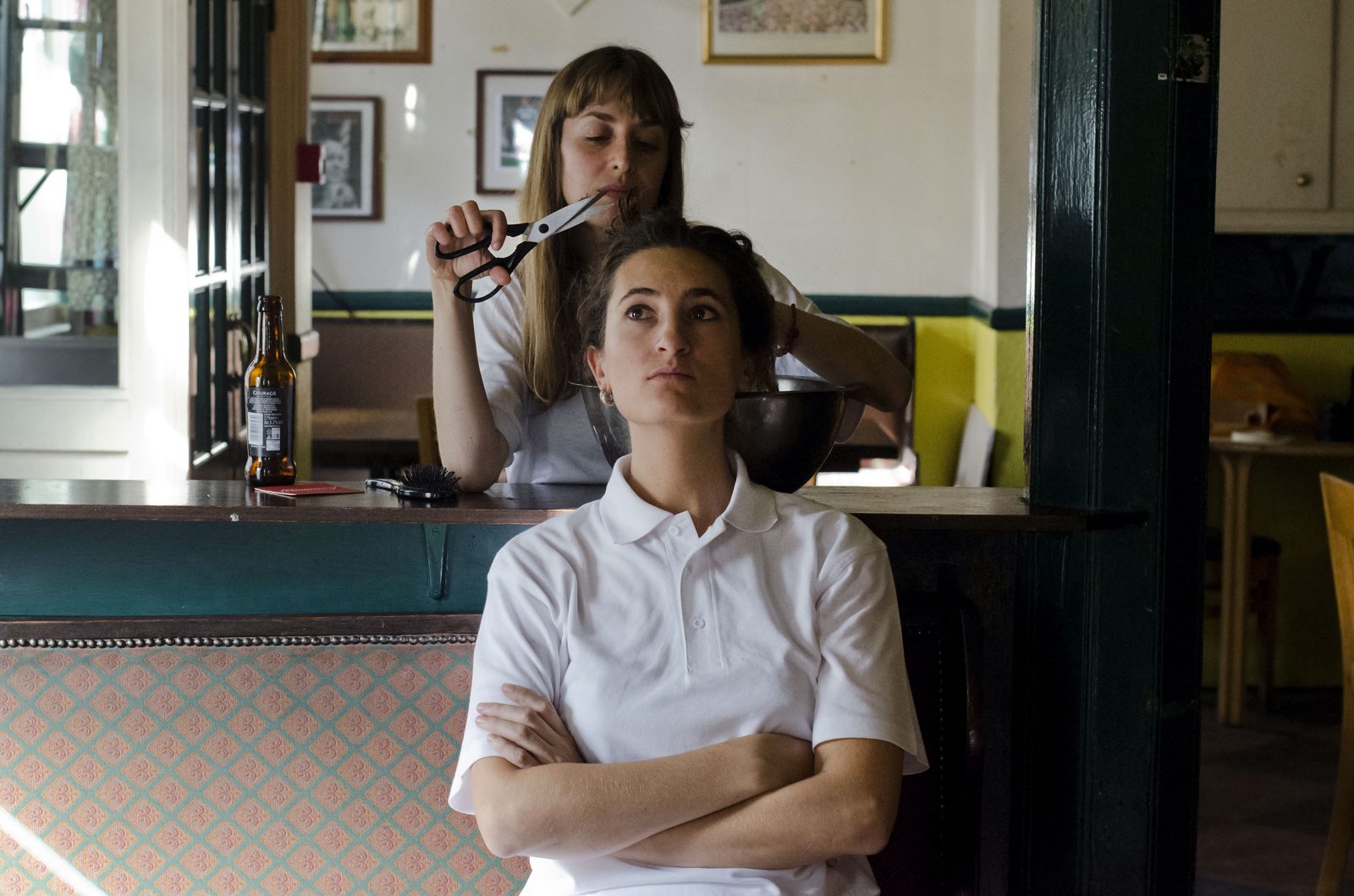 Your Friendly Local: a haircut performed at a pub bar